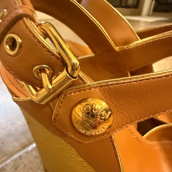 Louis Vuitton Tan Leather Gold Platform Wedge Sandals – EU 37.5 (US 7.5)